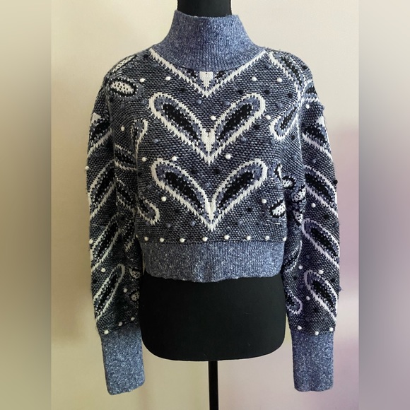 Zara Sweaters - Zara Women’s cropped sweater. Size Medium